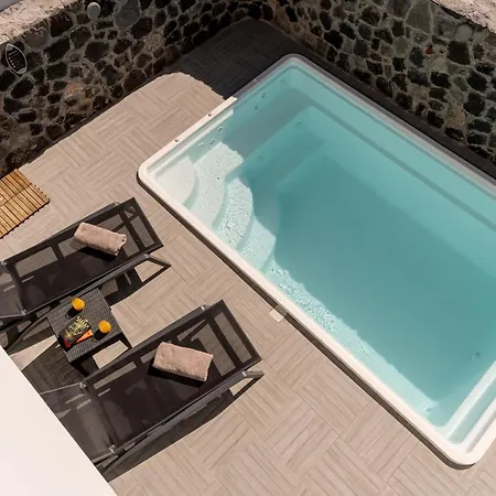 Santorossa Luxury Villas Emporio  Exterior photo