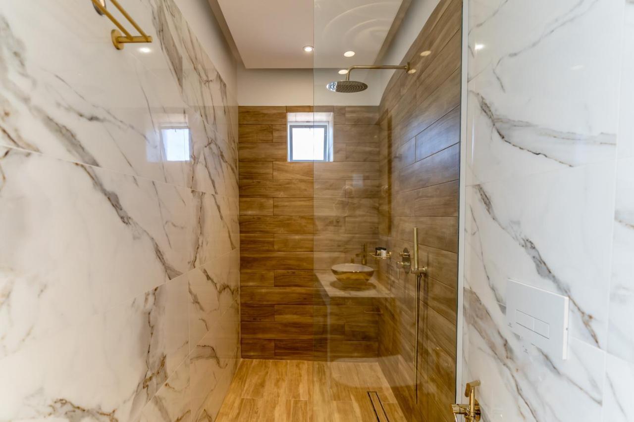 Santorossa Luxury Apartment
